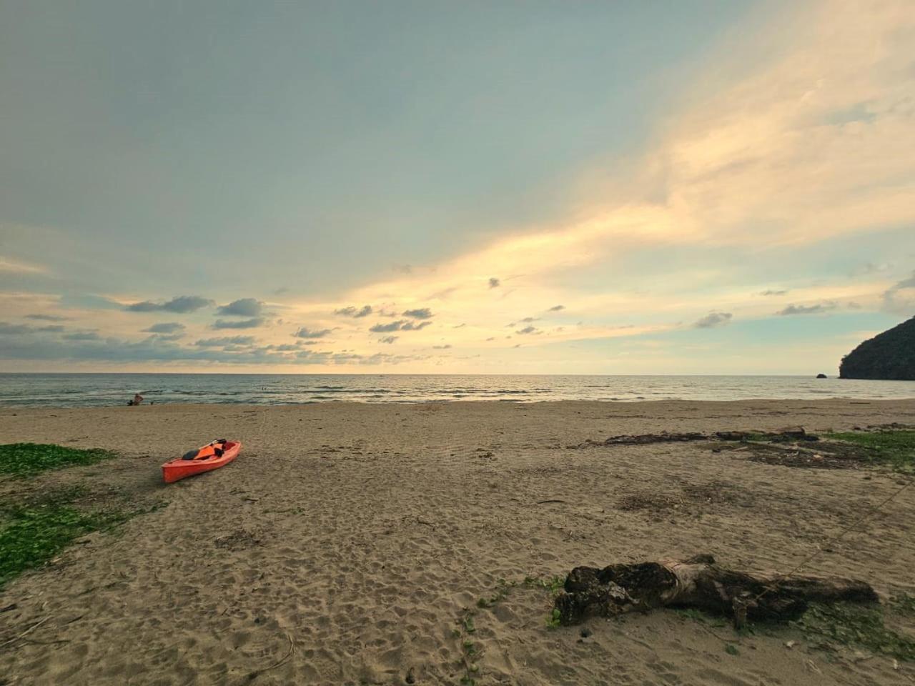 Big Bamboo Beach Resort Sipalay Kültér fotó